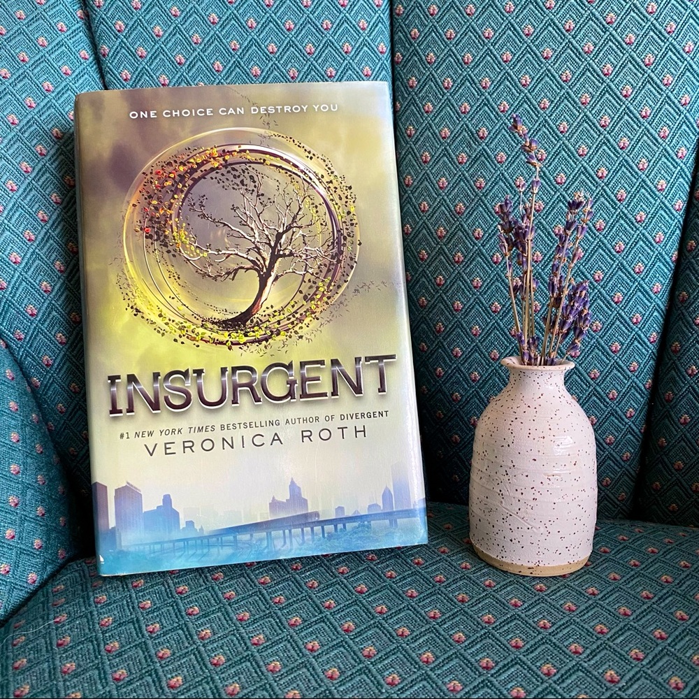 Insurgent Hardcover Novel by Veronica Roth. Book 2 in the Divergent Series